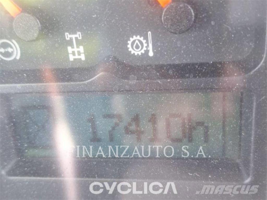 Volvo A25D 鉸接式起吊車