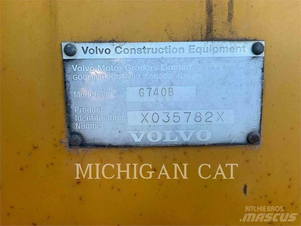 Volvo G740B 平土機