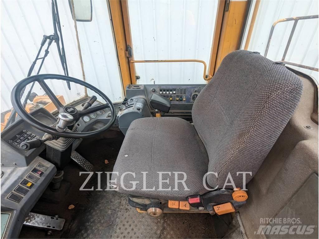 Volvo L180 輪胎式裝載機