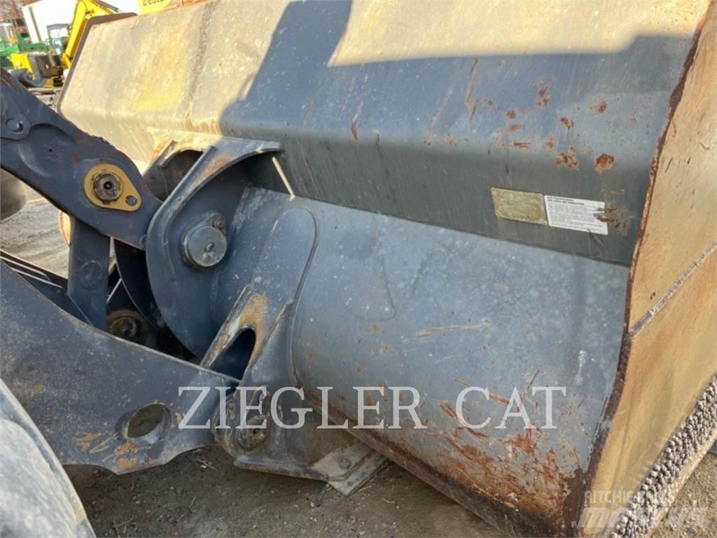 Volvo L220E 輪胎式裝載機