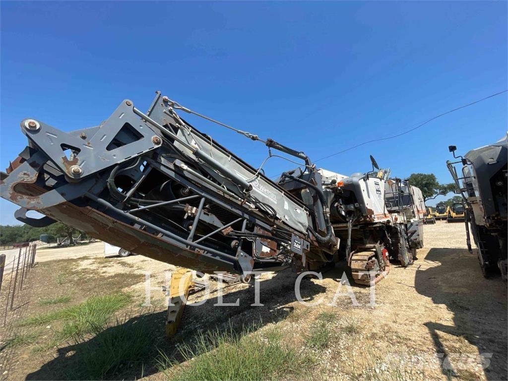 Wirtgen W220 瀝青冷銑刨機/銑床