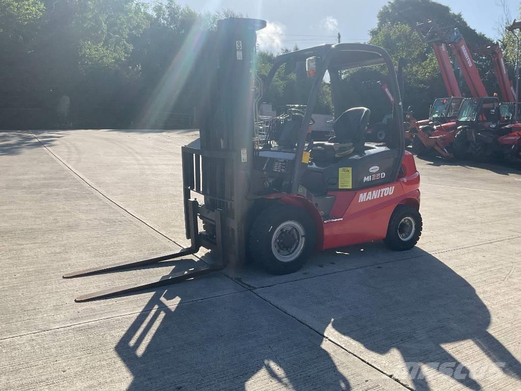 Manitou MI 25 G 伸縮臂操作車