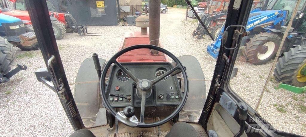 Case IH 1255 XL 曳引機