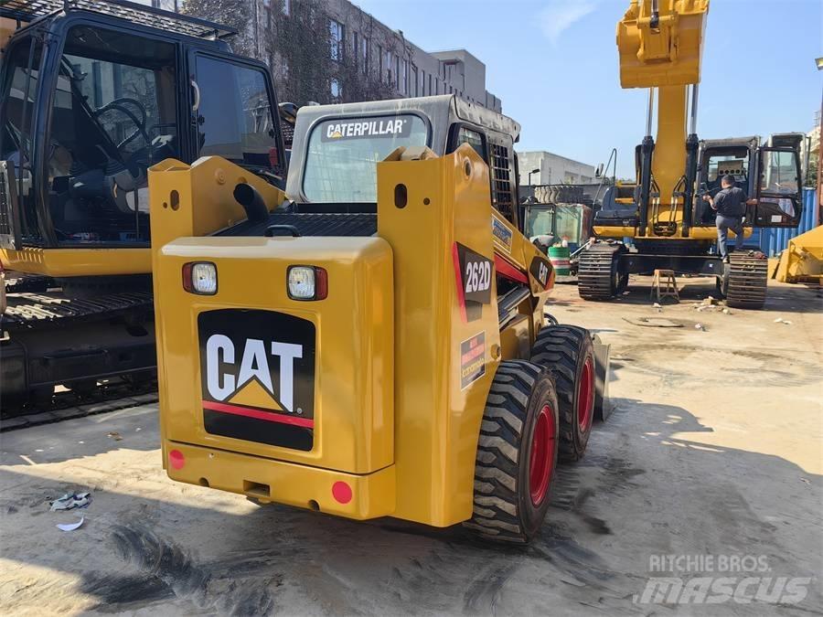 CAT cat262 滑移轉向裝載機