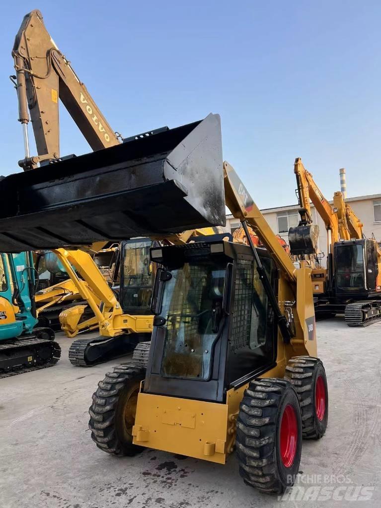 CAT cat262 滑移轉向裝載機