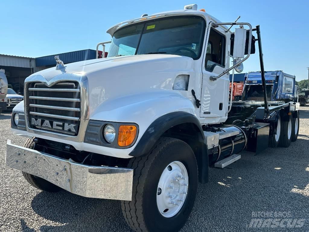 Mack GRANITE CV713 起重可拆卸式卡車