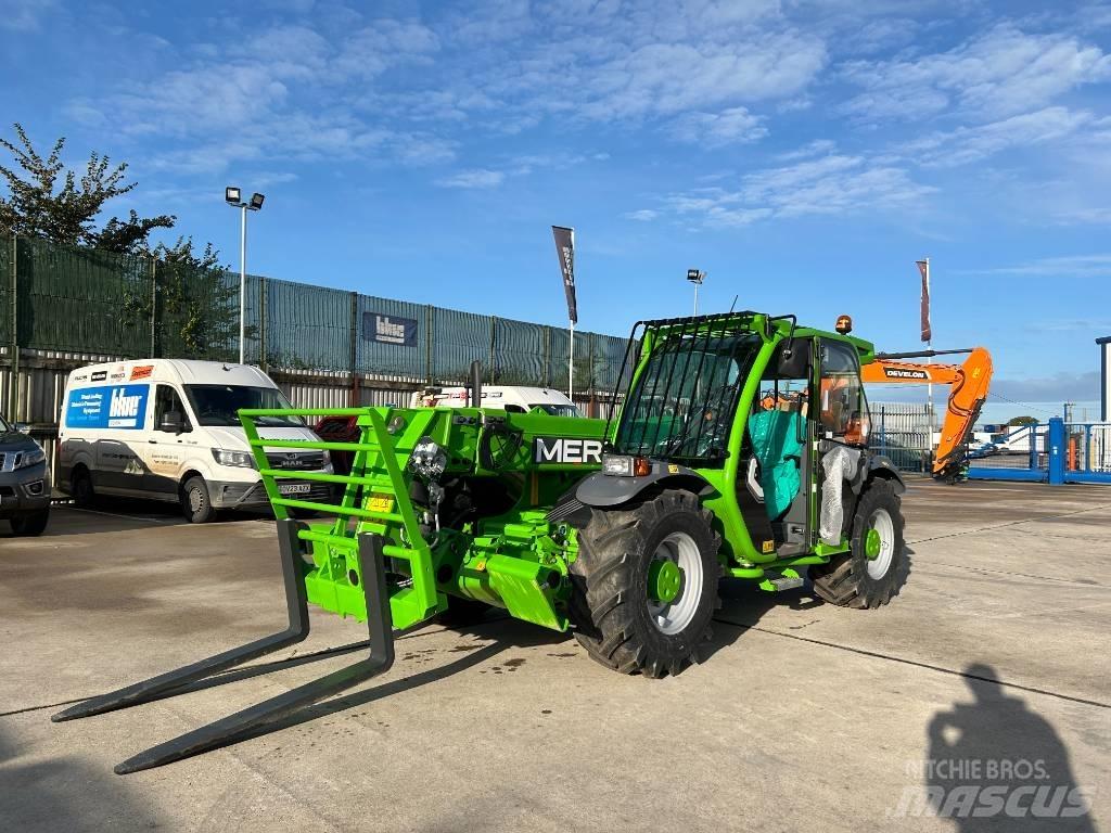 Merlo P30.10 伸縮臂操作車