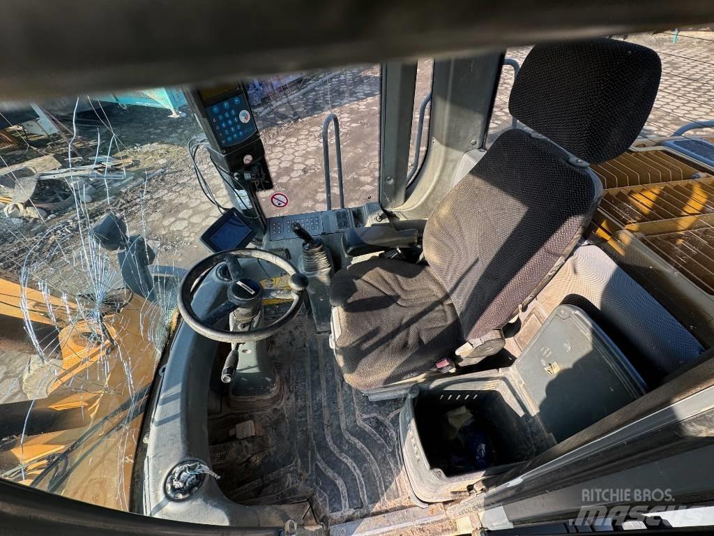 Liebherr L 556 輪胎式裝載機