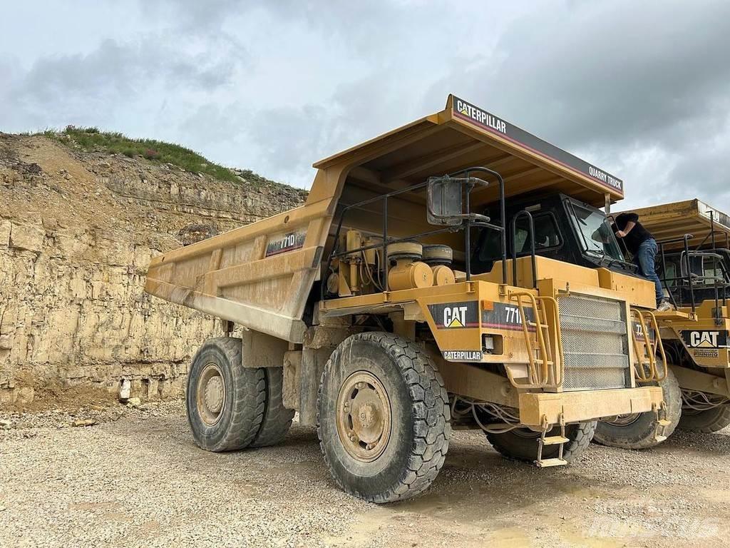 CAT 771D 側卸礦車