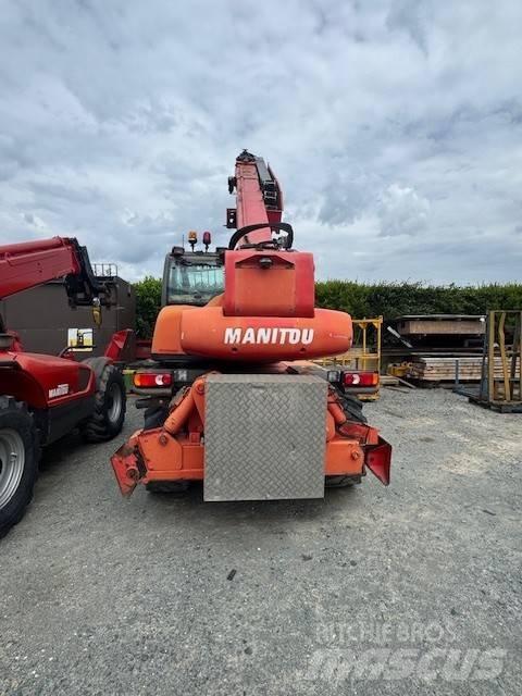 Manitou MRT 2150 伸縮臂操作車