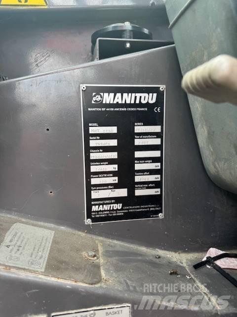 Manitou MRT 2150 伸縮臂操作車