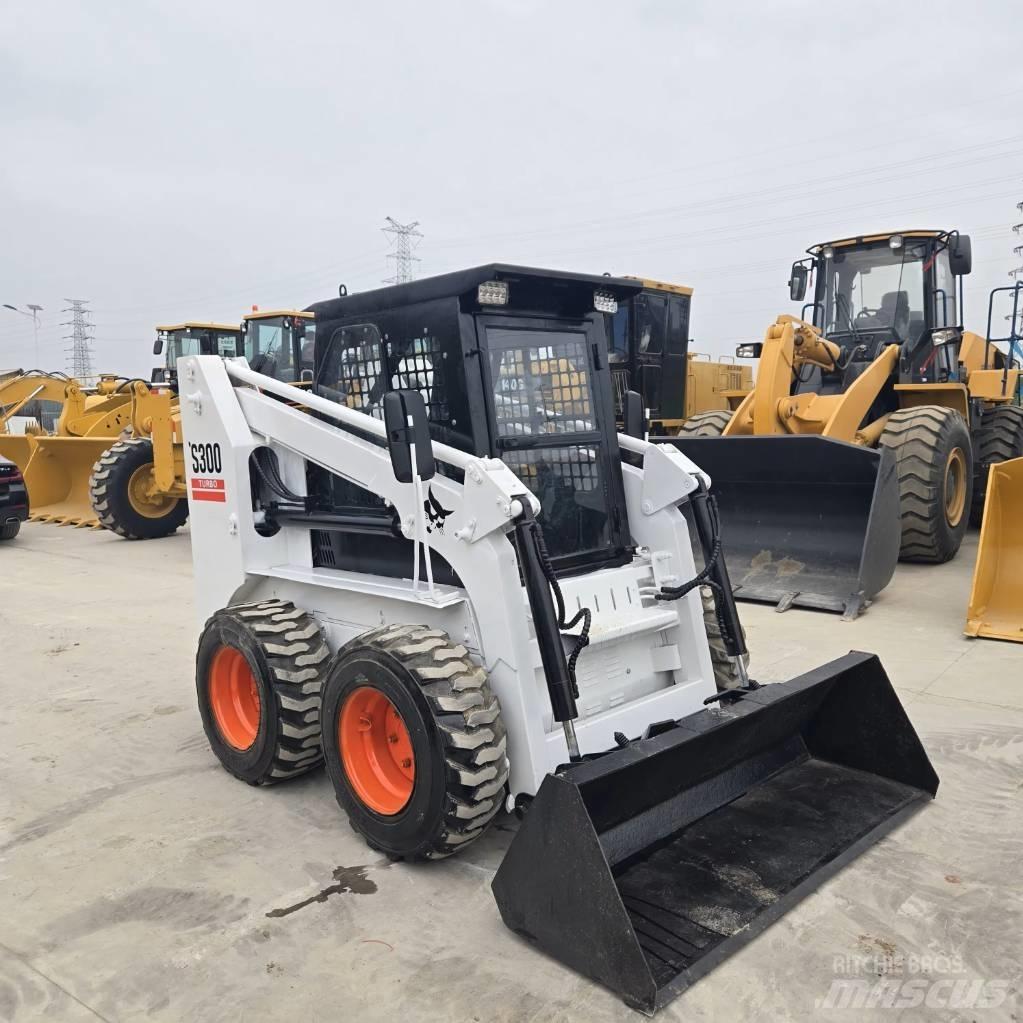 Bobcat S 300 滑移轉向裝載機