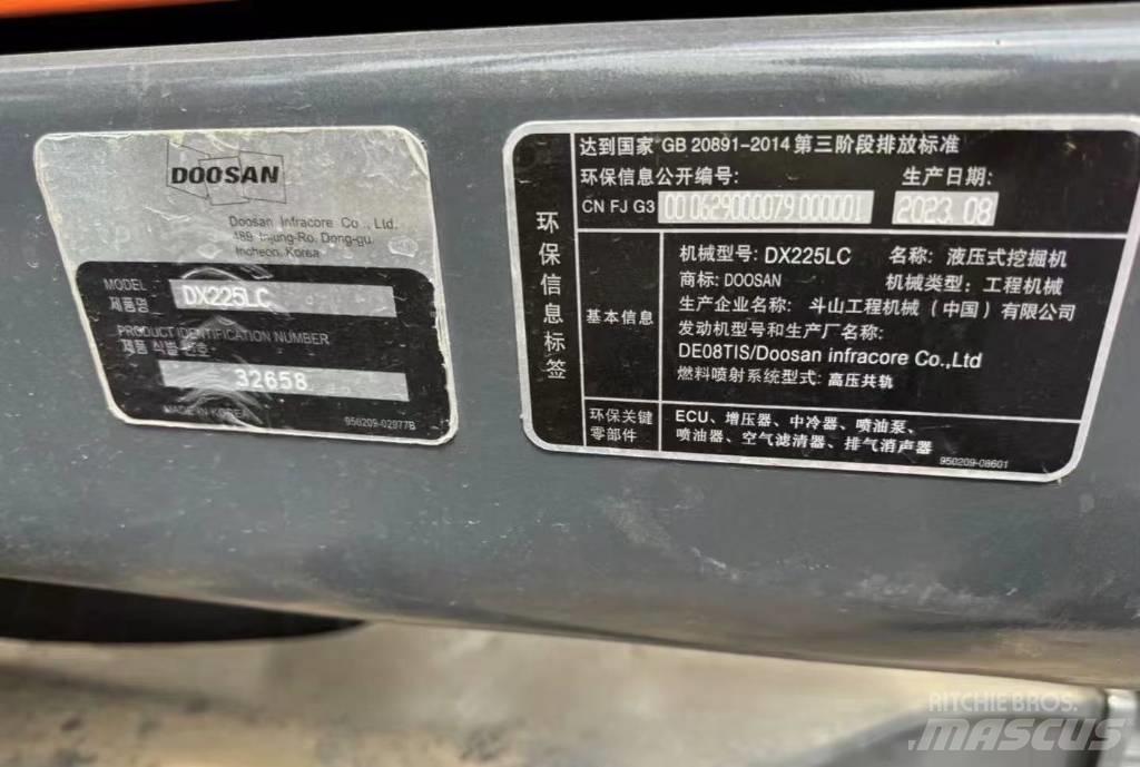 Doosan DX 225 履帶式 挖土機/掘鑿機/挖掘機