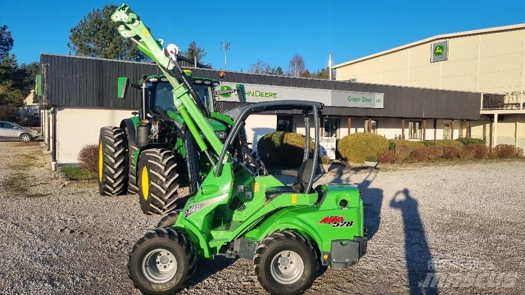Avant 528 滑移轉向裝載機