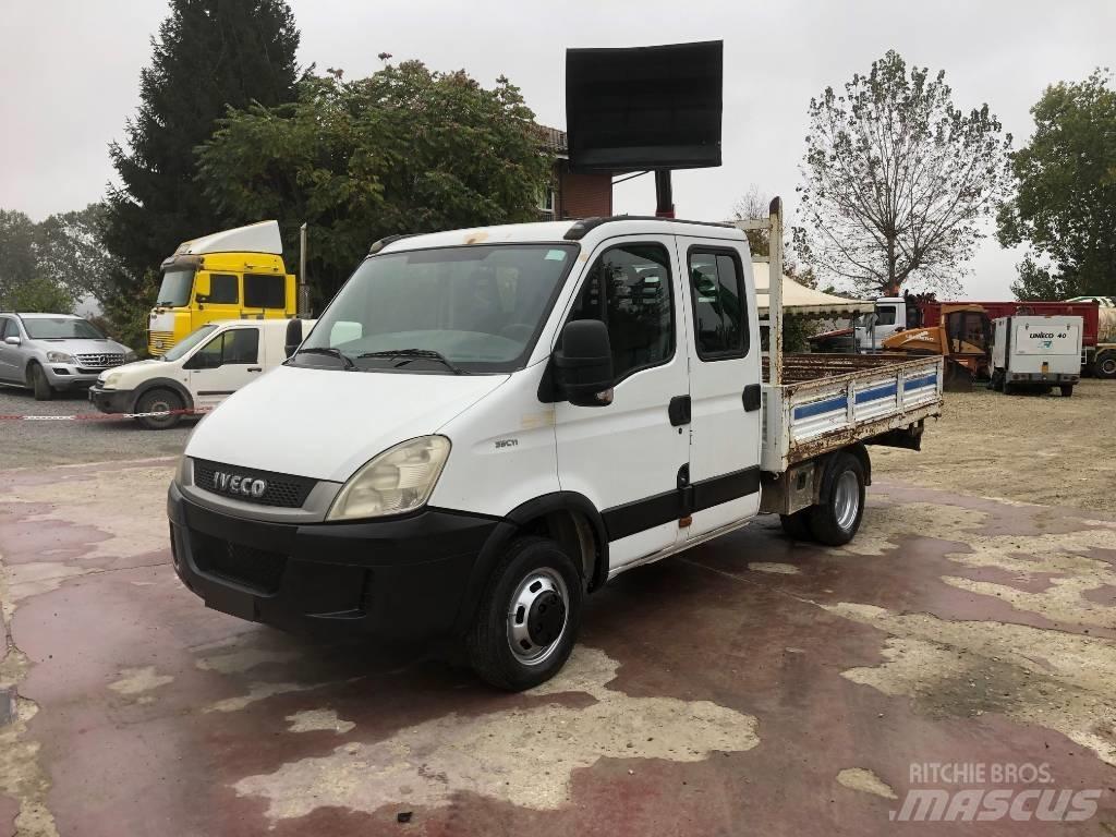 Iveco Daily 35-110 貨箱式卡車