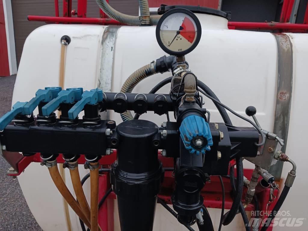 YLÖ 900 / 12 承載式噴霧機