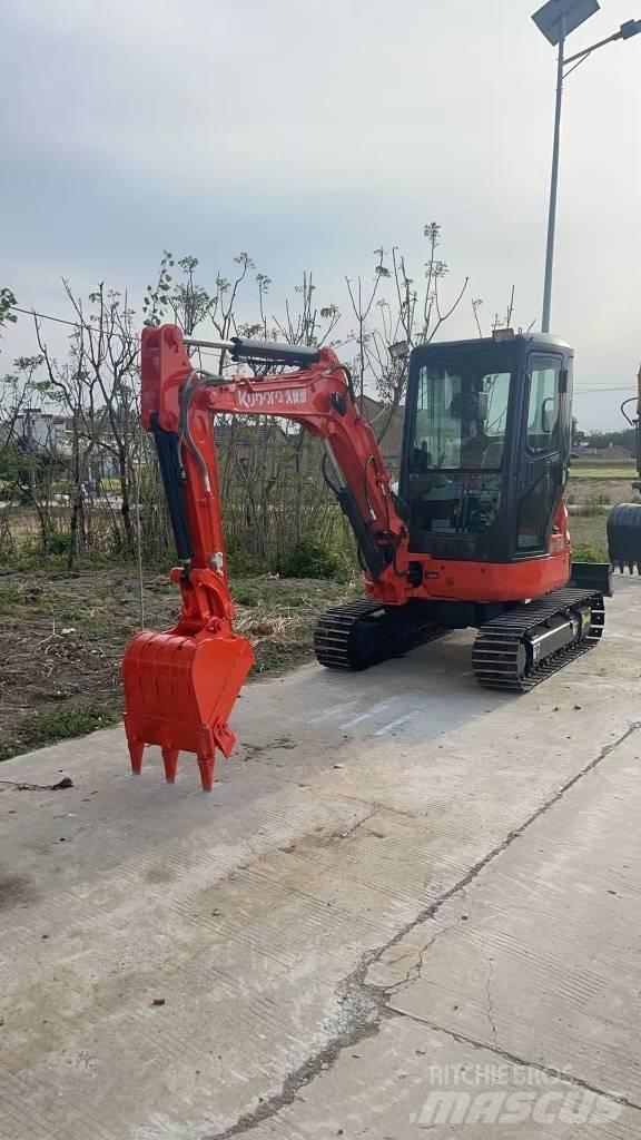 Kubota U 35 小型挖土機/掘鑿機<7t(小型挖掘機)
