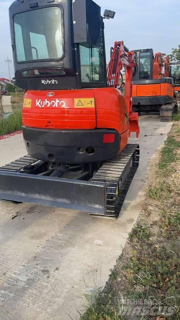 Kubota U 35 小型挖土機/掘鑿機<7t(小型挖掘機)