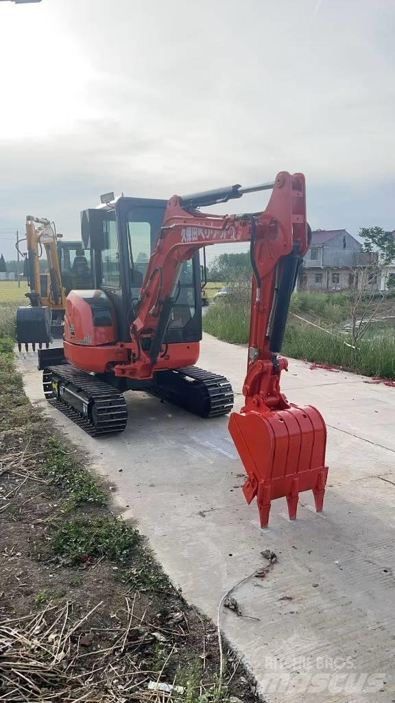 Kubota U 35 小型挖土機/掘鑿機<7t(小型挖掘機)