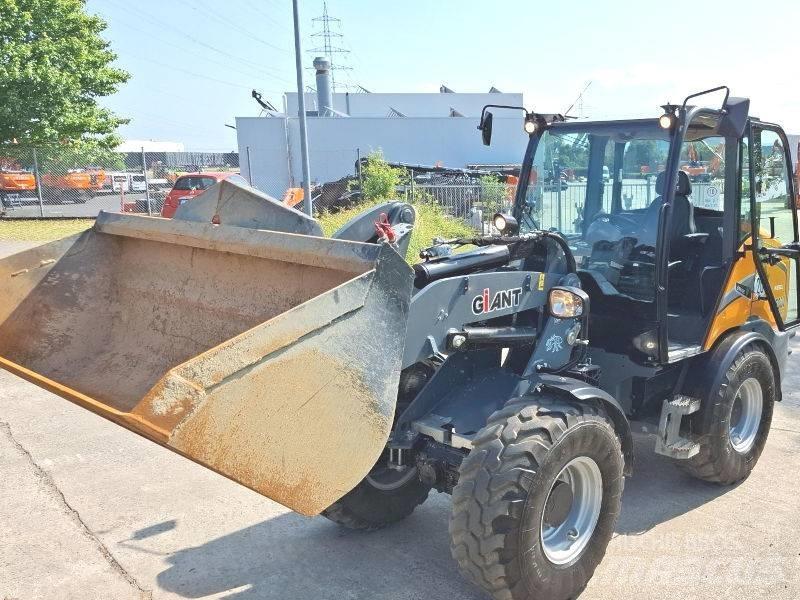 Giant G 5000 X-Tra 滑移轉向裝載機