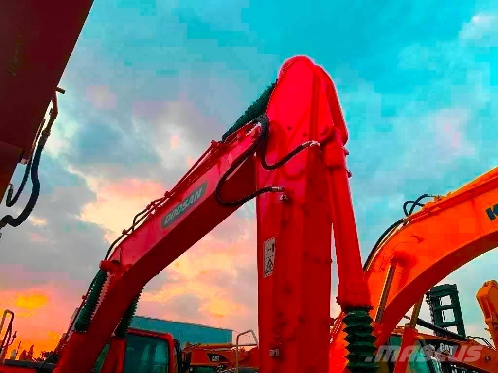 Doosan DX 225 LC 履帶式 挖土機/掘鑿機/挖掘機