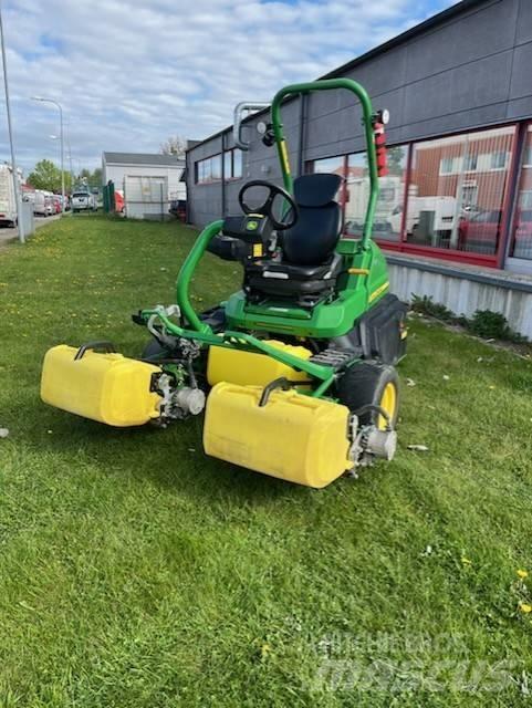 John Deere 2750 E 果嶺割草機