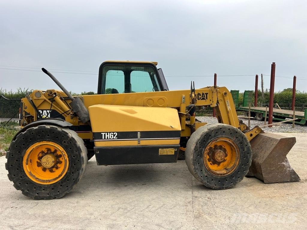 CAT TH 62 伸縮臂操作車