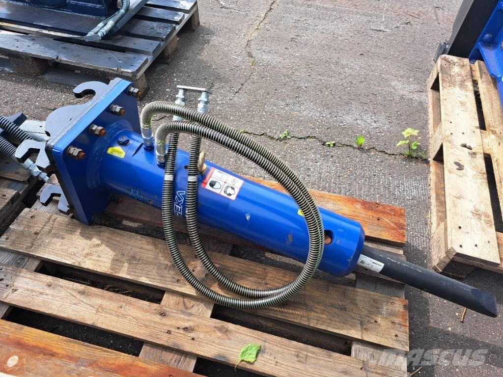 Daemo E40 with CW05 鐵鎚/碎石機