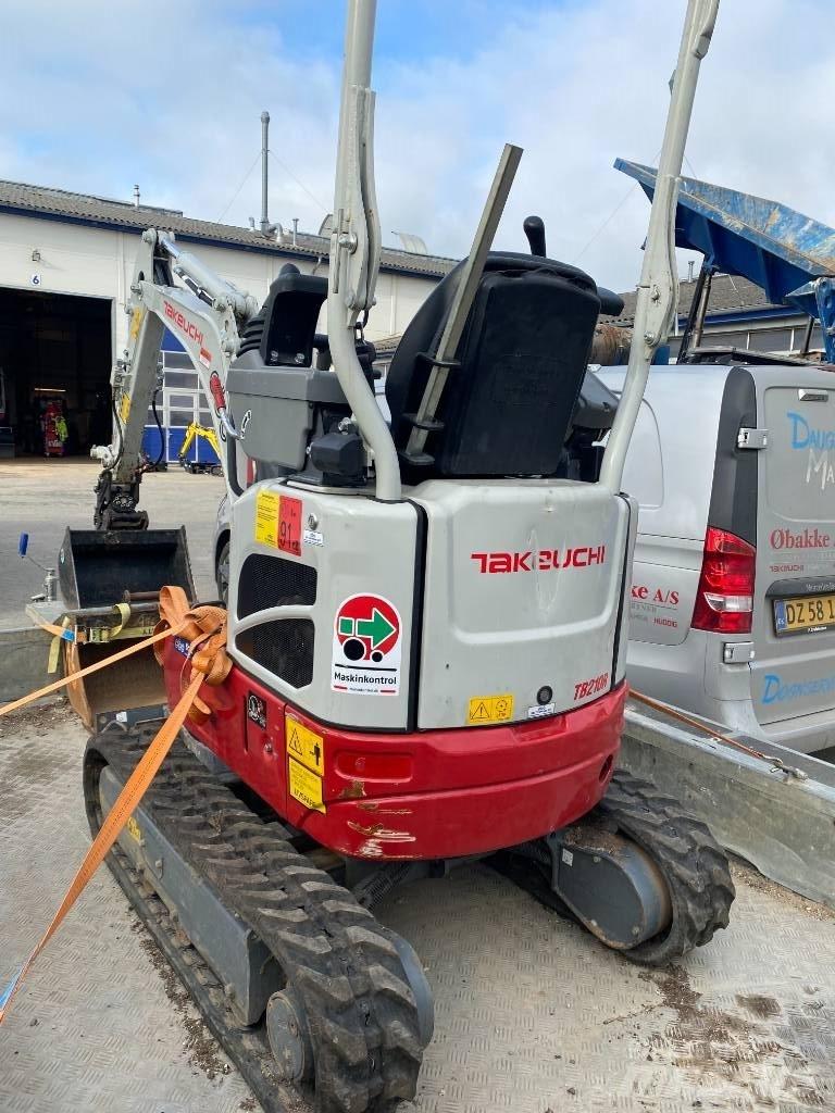 Takeuchi TB 210 小型挖土機/掘鑿機<7t(小型挖掘機)