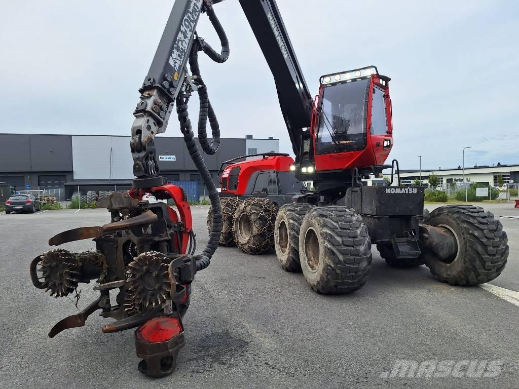 Komatsu 931 XC 收穫機
