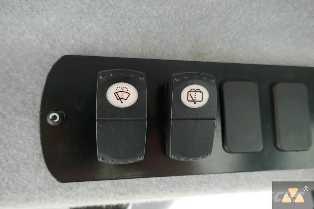 CAT CB10 雙輪滾壓機