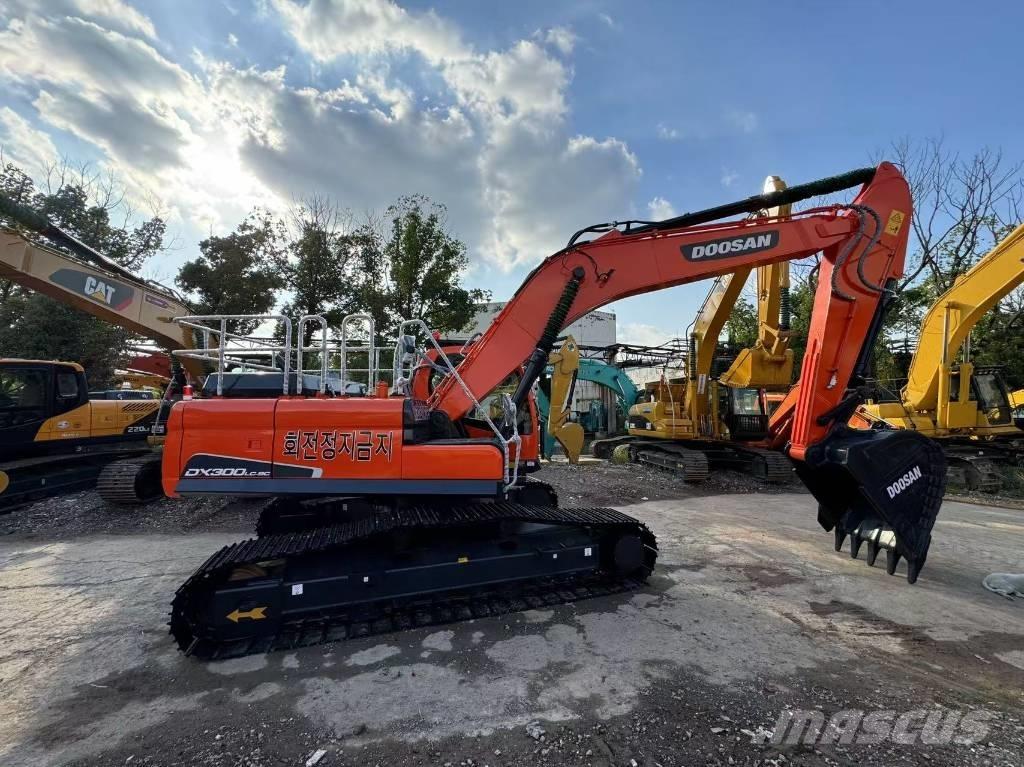 Doosan DX300LC 履帶式 挖土機/掘鑿機/挖掘機