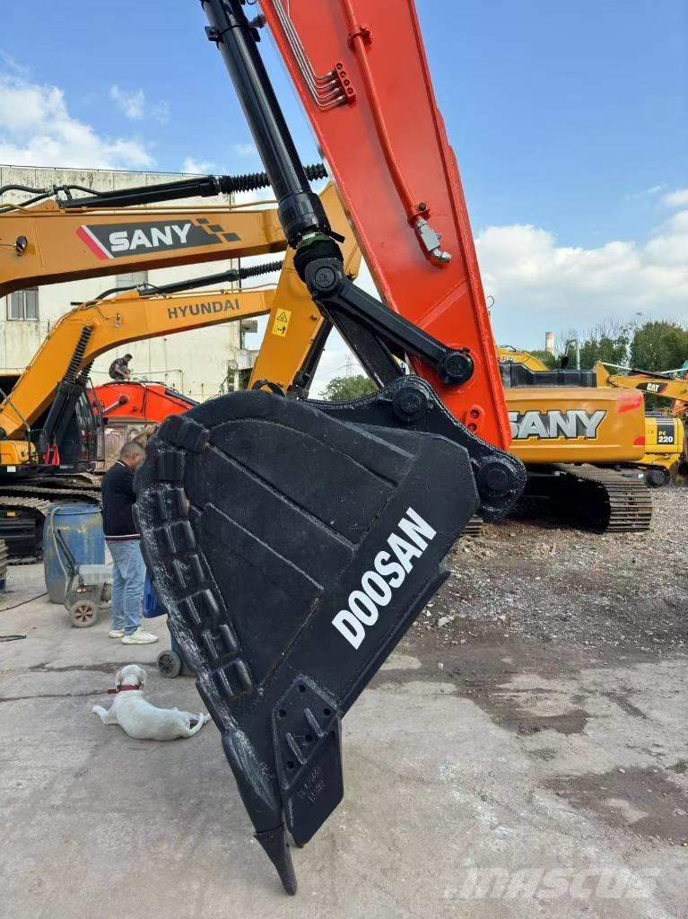Doosan DX300LC 履帶式 挖土機/掘鑿機/挖掘機