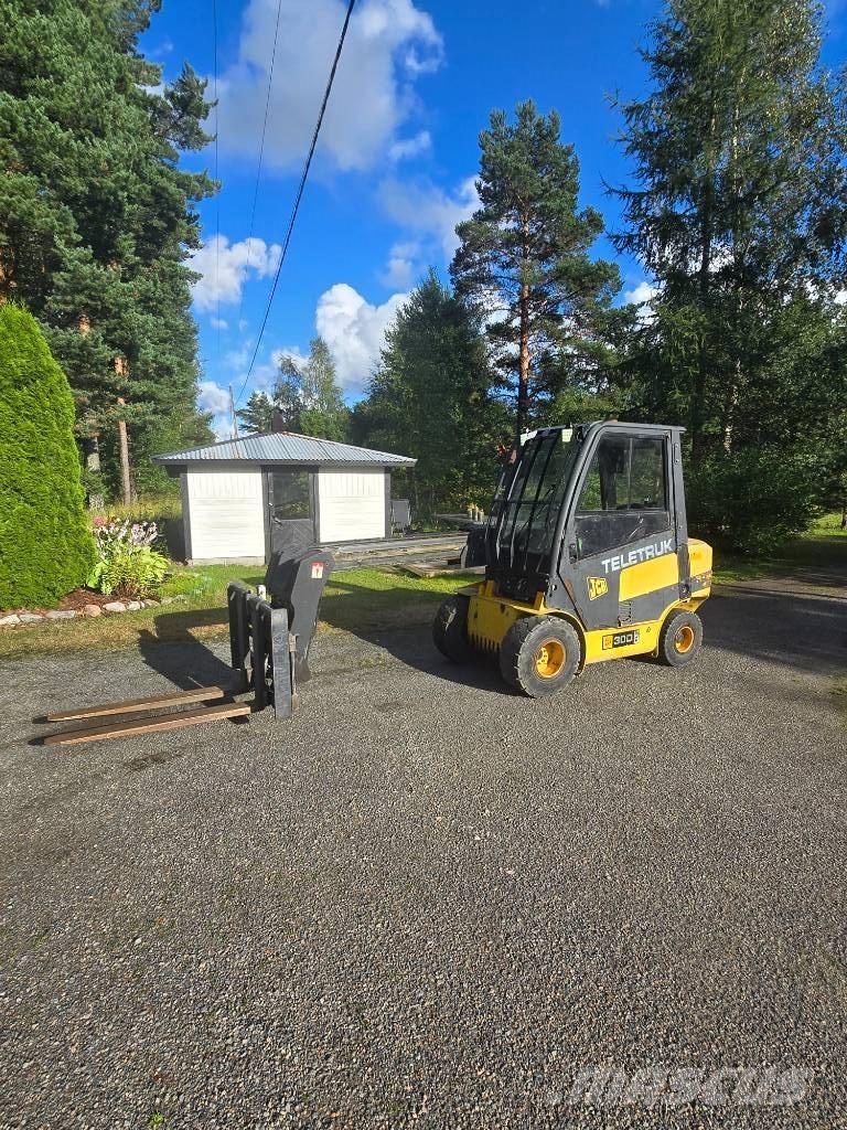 JCB TLT 30 D 伸縮臂操作車