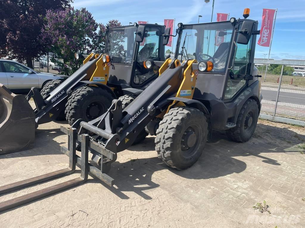 Mecalac AX 700 輪胎式裝載機