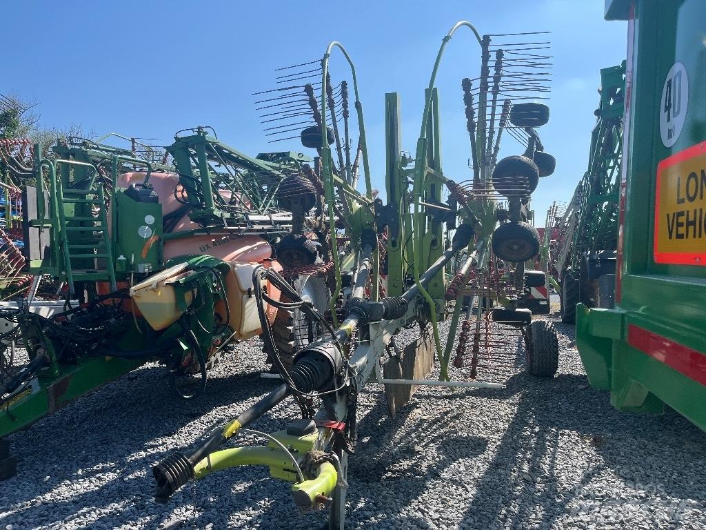 CLAAS Liner 2800 耙與翻草機