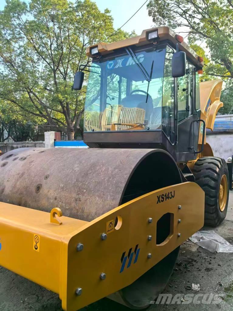 XCMG XS142J 單輪滾壓機