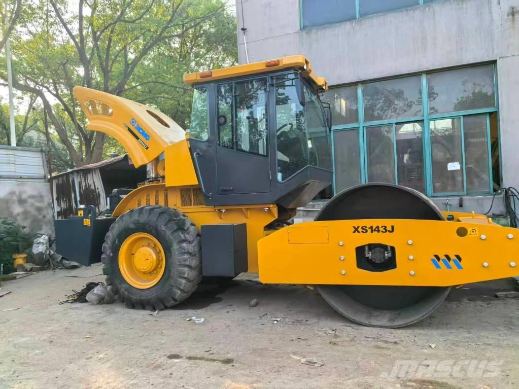 XCMG XS142J 單輪滾壓機
