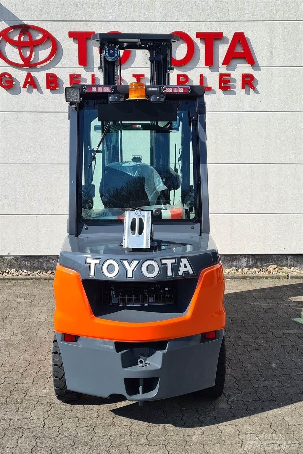 Toyota 52-8FDJF35 柴油卡車
