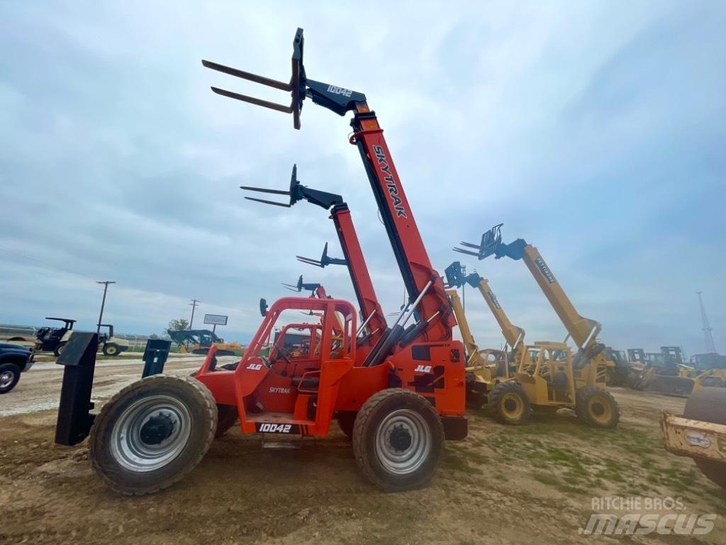 JLG 10042 伸縮臂操作車