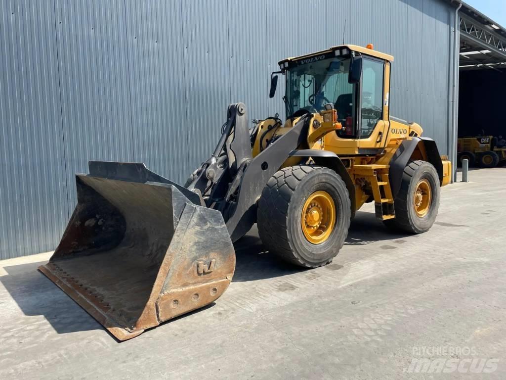 Volvo L90F - 3rd valve 輪胎式裝載機