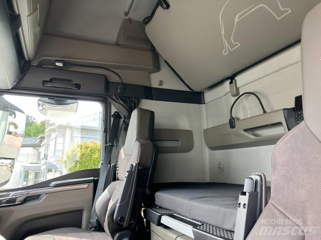 MAN TGX 26.510 貨箱式卡車