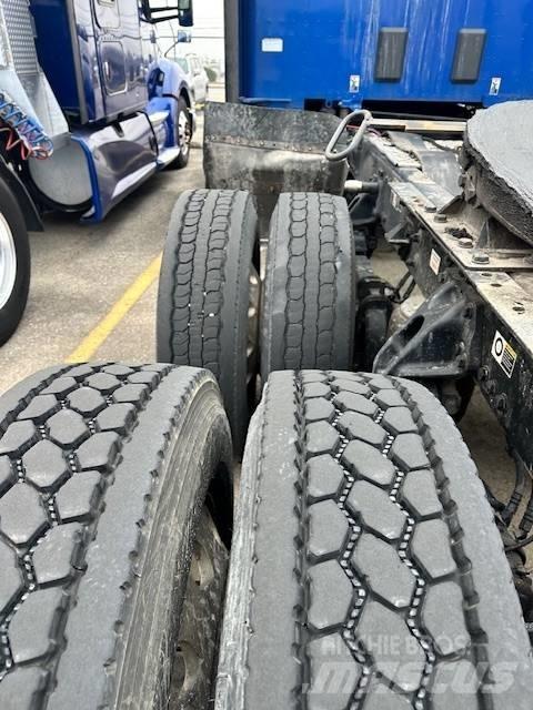 Kenworth T 680 曳引機組件