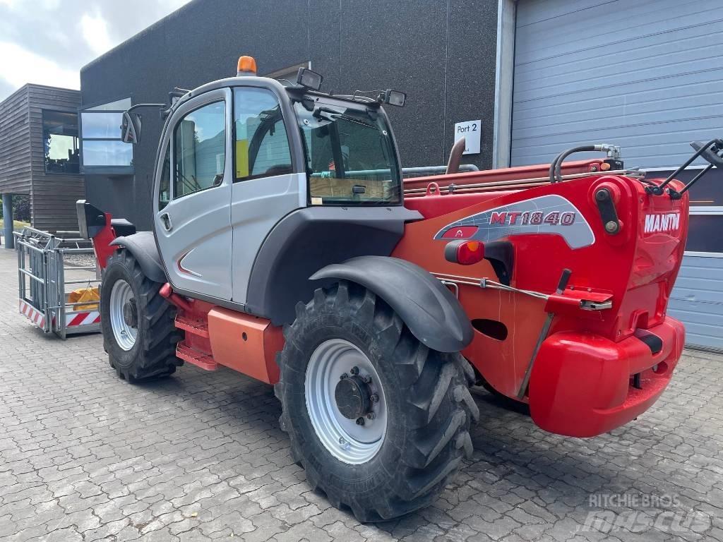 Manitou MT 1840 伸縮臂操作車
