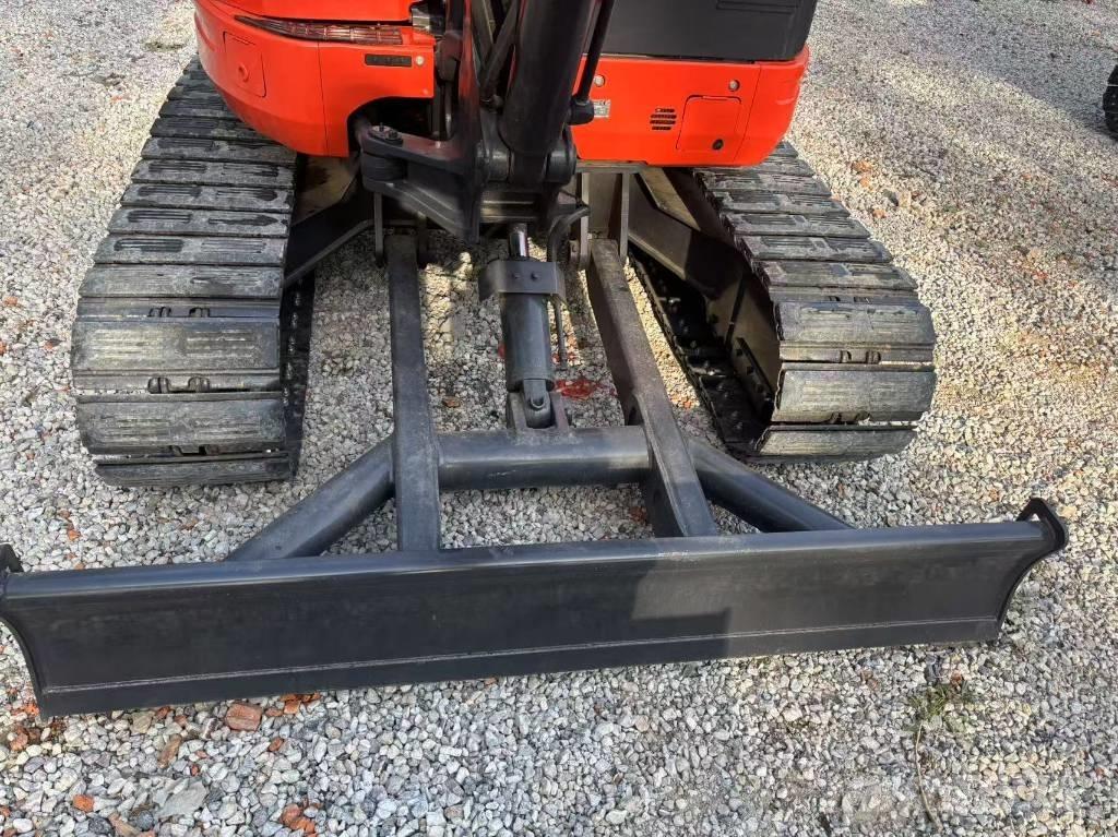 Kubota U 55 R-4 小型挖土機/掘鑿機<7t(小型挖掘機)