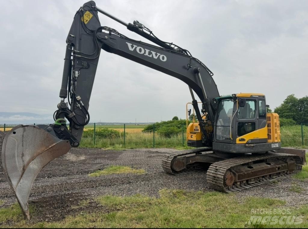 Volvo ECR235DL 履帶式 挖土機/掘鑿機/挖掘機
