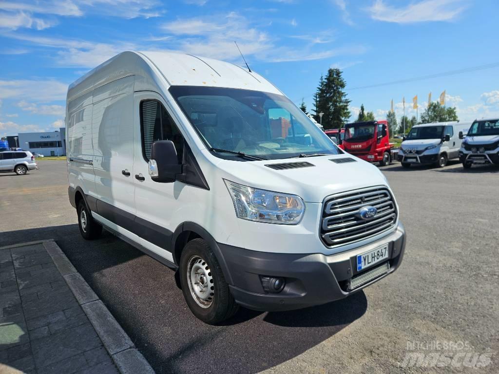 Ford Transit 廂式貨物運輸車