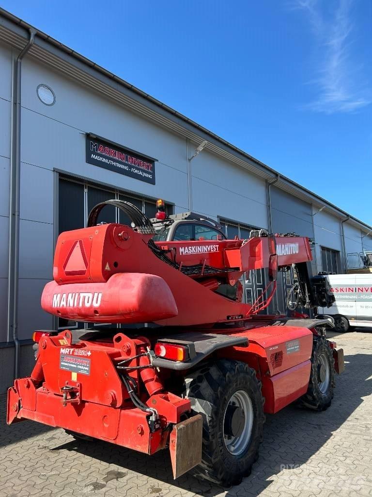 Manitou MRT 2150 伸縮臂操作車