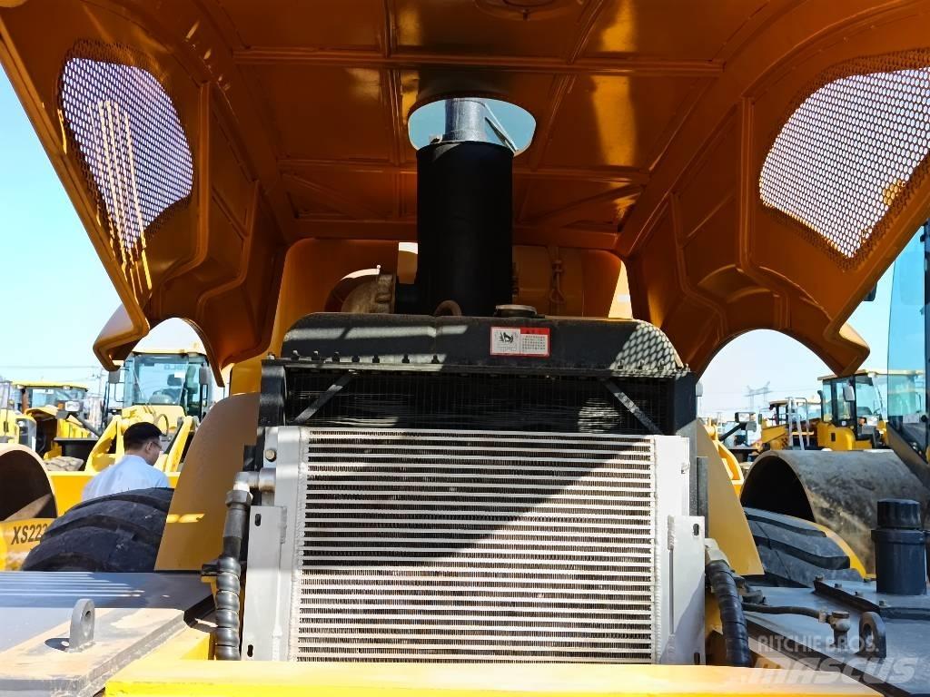 XCMG XS 223 J 單輪滾壓機