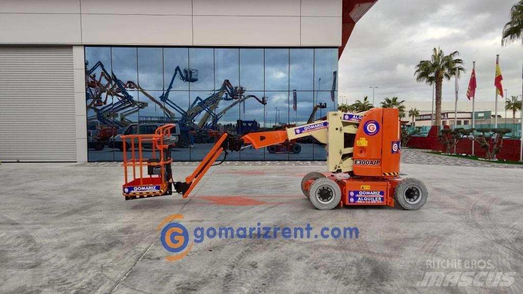 JLG E 300 AJP 曲臂高空作業車